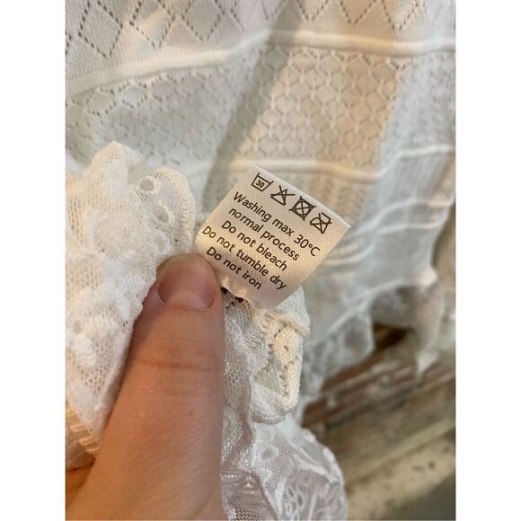 Emerson Lane Young Contemporary White Crochet Lace Button Down Sweater Cardigan - Picture 9 of 10